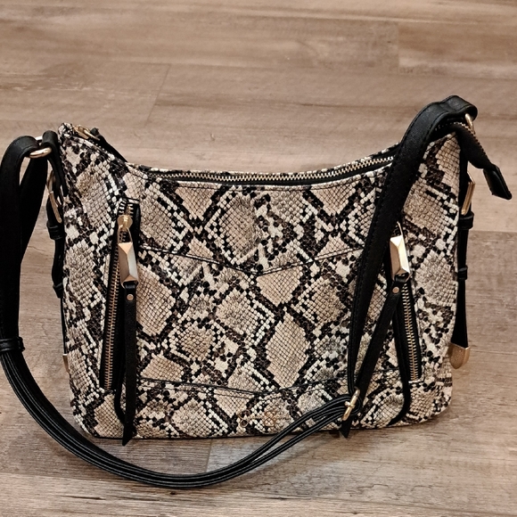 Jessica Simpson Black and Cream Snakeskin Shoulder Bag - Picture 2 of 6